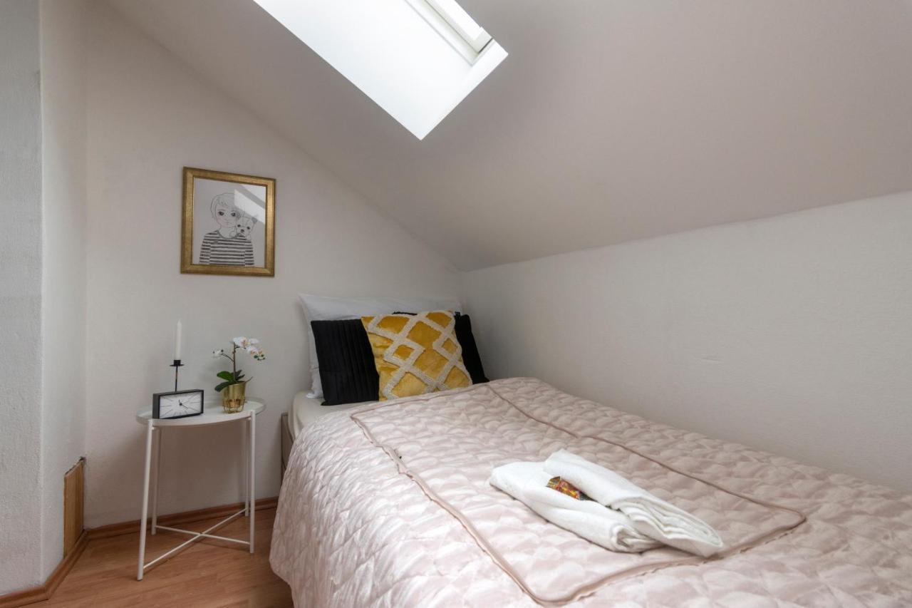 Golden Tree Loft In The Heart Of Apartmán